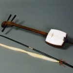Amazon | 三味線亀屋 花林小胡弓(本皮仕上げ) | 弦楽器 | 楽器